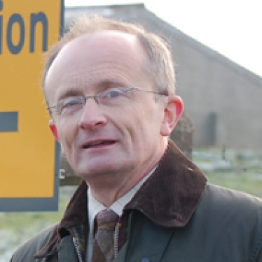 Portrait photo of Councillor Robert Barnard